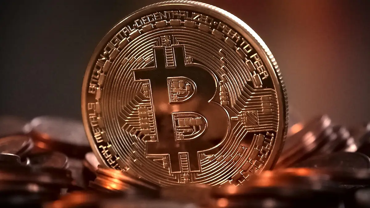 Kryptowaluty: Fakty, Mity i Bezpieczne Inwestowanie 2025